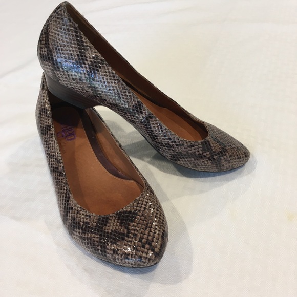 Clarks Shoes - Clark’s Indigo Aggie snake skin flat